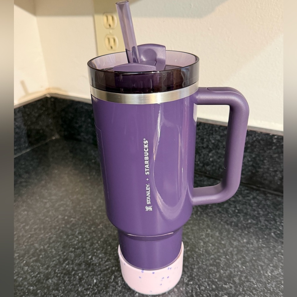 Starbucks X Stanley 2026 - 40oz Stainless Steel Tumbler - Picture 2 of 4